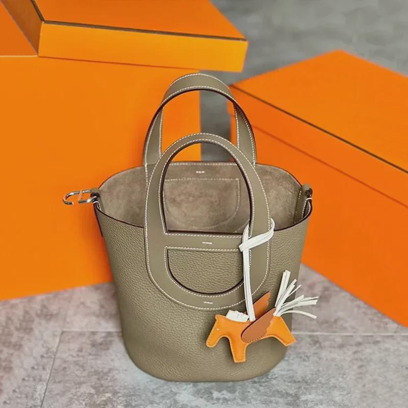 2023 Women's Large Capacity Pig Nose Bucket Bag, First Layer Cowhide, Commuter Style