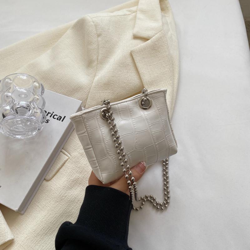 Stylish Casual Shoulder Bag For Women In White Black And Khaki With Trendy Beaded Chain белый