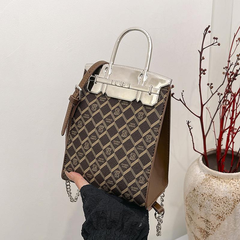 Small bag for mobile phones Women's spring and summer new fashion chain Crossbody bag Mobile phone bag