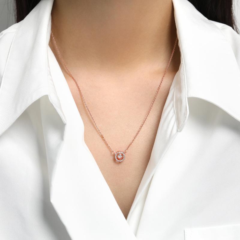Shining smart round pendant chain, niche design high-end colored diamond round main stone beating heart necklace