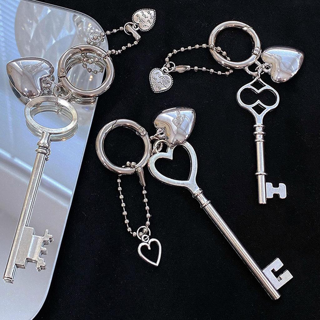 Fashionable Keys and Heart Keychains Cute Heart Keys Rings Alloy Material Backpack Bag Jewelry Gift for Women Girls