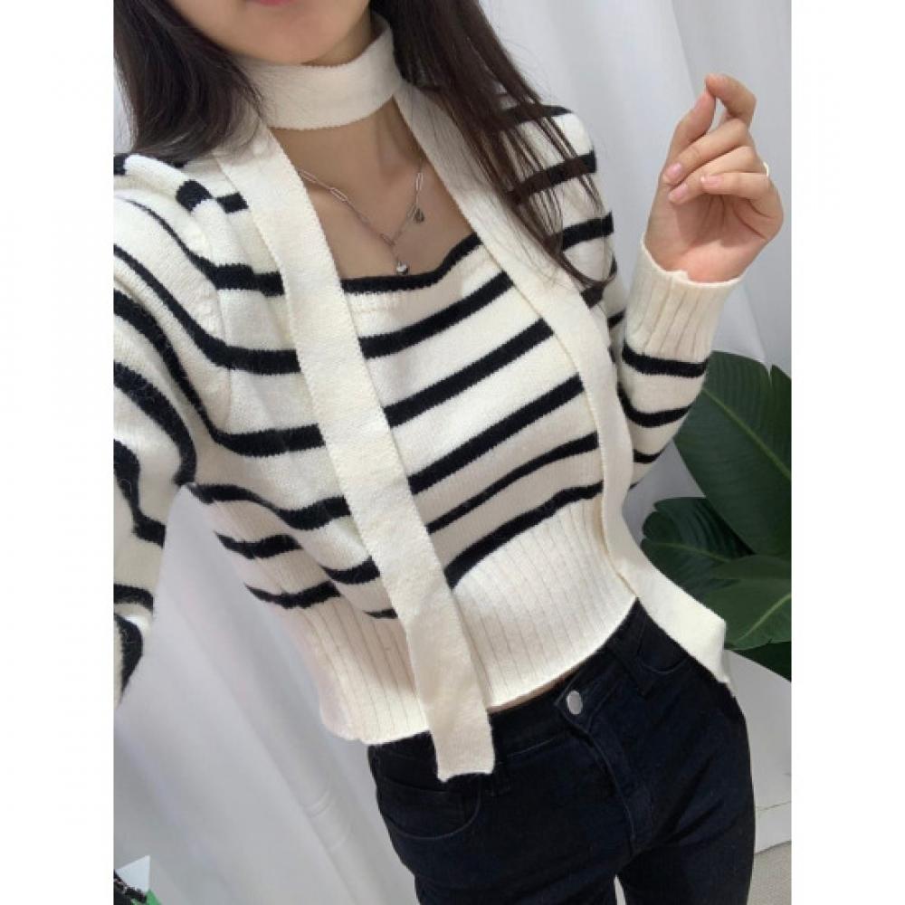 C S In The Room Stripe Square neCk Crop Knit SCarf Set