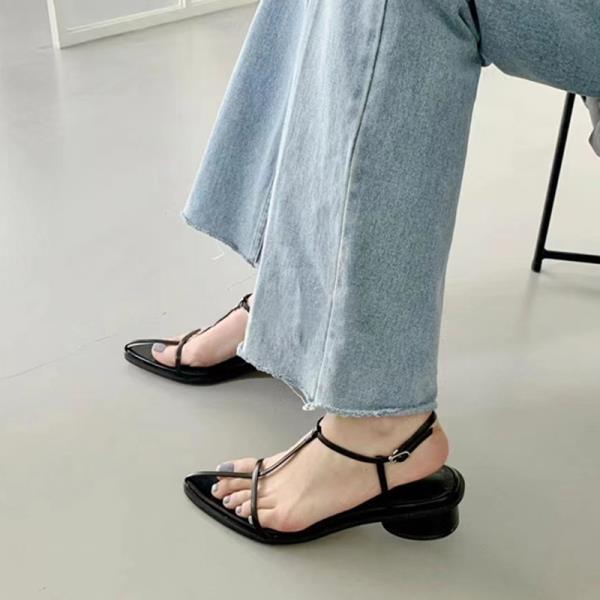 Fashion Female Sandal 2025 Summer Ankle Strap Sale Of Women's Shoes Block Heels Cross Girls Gladiator Buckle New Chunky Pointed Rome Sca