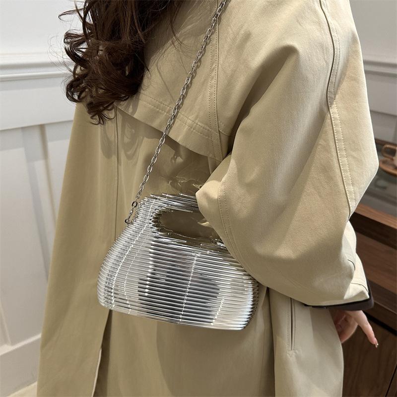 Personalized Acrylic Bag Women's 2025 New European and American Fashion Corrugated Handbag Ins Internet Celebrity Chain Messenger Dinner Bag