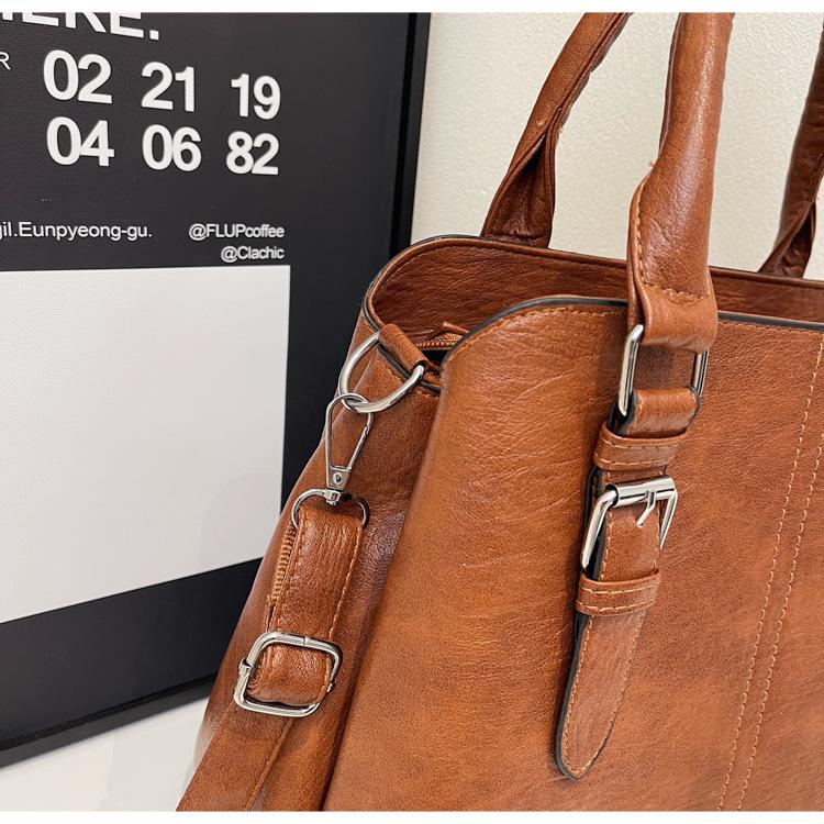 European and American Retro Shoulder Messenger Bag