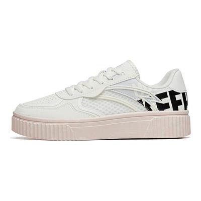 Lifestyle Series Durable Non-Slip Low-Top Skate Shoes Women Sneakers White 122138066-1