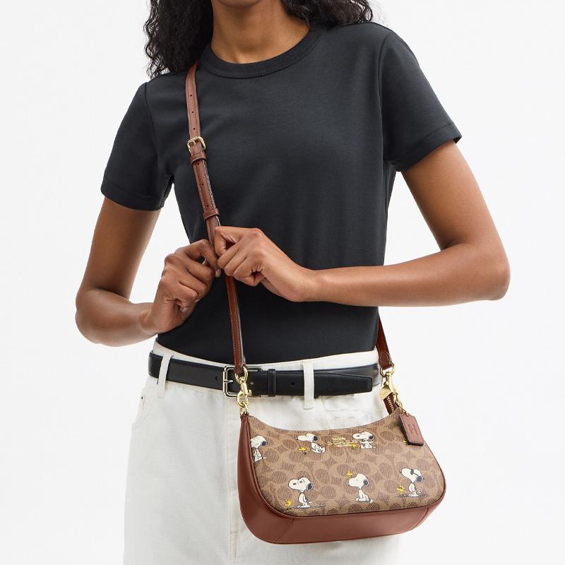 Coach Peanuts Teri 24 Brand Logo Coated Canvas Shoulder Bag Medium Women Shoulder Bag Brown CBJ88-IMY3O