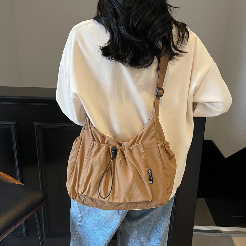 Pleated Drawstring Lightweight Bag Women's Sports Shoulder Bag Large Capacity Commuter Crossbody Bag