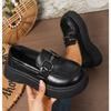 Modne wiosenne metalowe klamry Platformowe mokasyny Kobiety Skórzane wsuwane płaskie buty Kobieta Styl koledż Gruba podeszwa Buty do sukienki JK Crawler