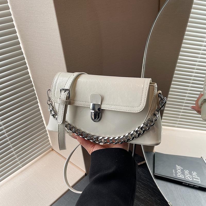 

Popular high-end bag women s new simple casual chain bag shoulder crossbody small square bag