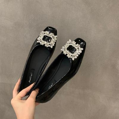 Chaussures simples à strass à bout carré haut de gamme argenté à semelle plate pour femmes chaussures 2024 nouvel été noir chaussures beanie de ville