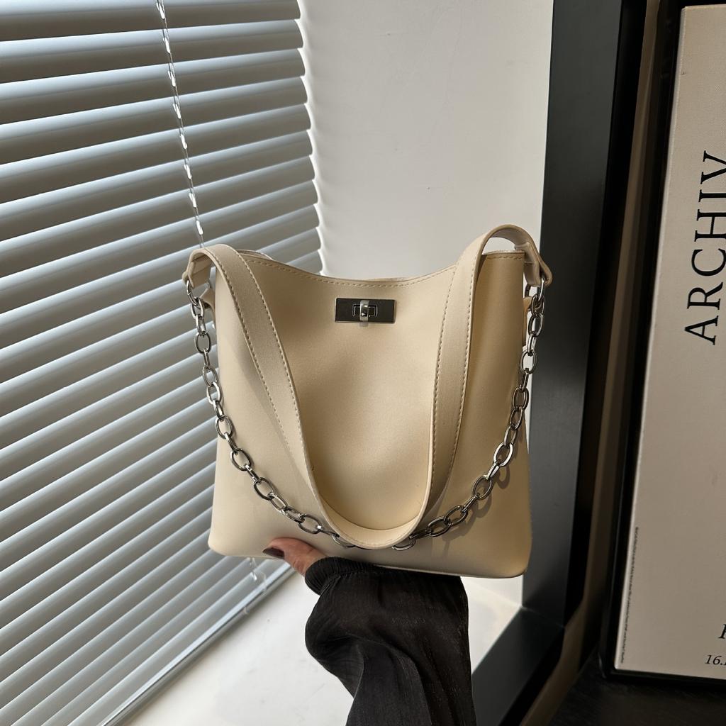 Korean Version of Fashion Chain Underarm Bucket Bag Women's 2025 New Large-capacity Casual Versatile Shoulder Bag