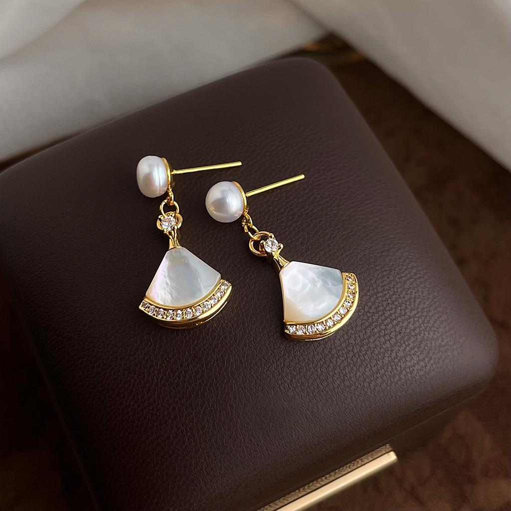 5A Grade Freshwater Pearl Fan-Shaped Mother-of-Pearl Earrings in 18k Gold