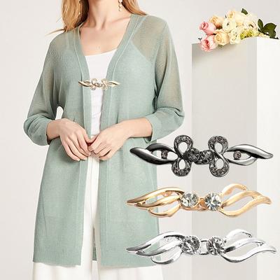 1Pair Alloy Buckle Collar Accessories Gifts Cardigan Clips Sweater Rhinestone Buttons Shawl Crystal Pin Retro Jewelry Blouse