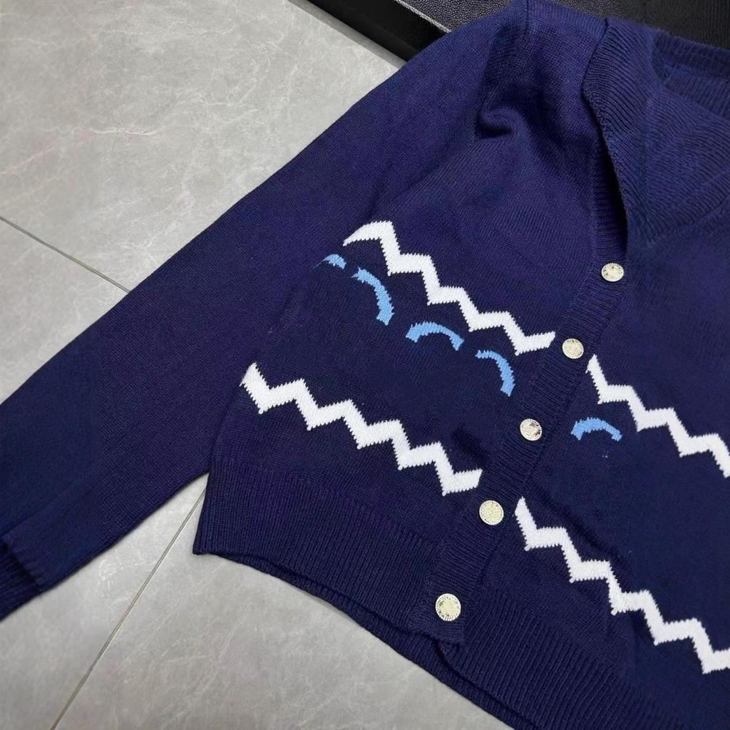 Autumn/Winter 2025 Wavy Logo Knit Cardigan – Casual, Loose, Versatile Top