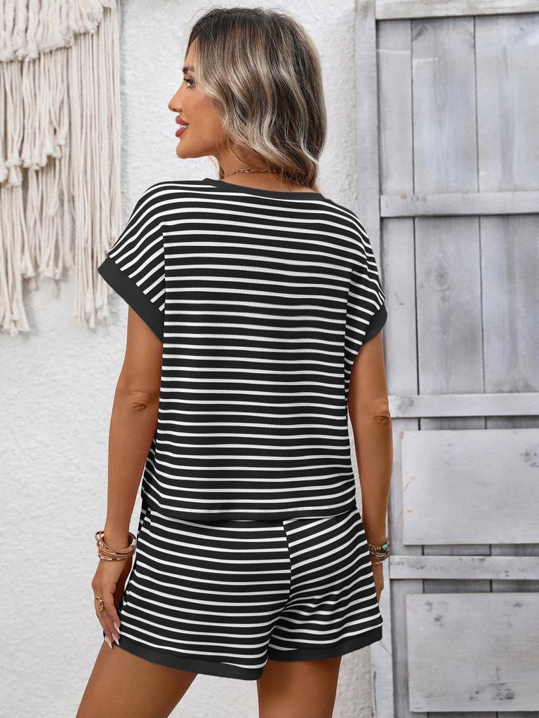 2026 Summer Women's Fashion Round Neck Patchwork Short Sleeve Shorts Casual Two-Piece Set
