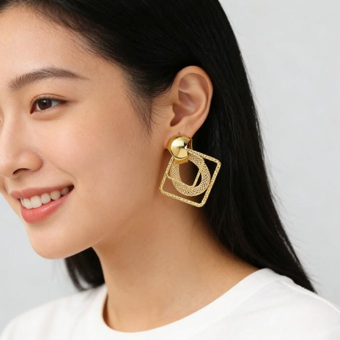 French Atmospheric Grid Crystal Earrings Fashion Temperament Celebrity Style Personality Earrings Dongdaemun High Sense Stud Earrings Women