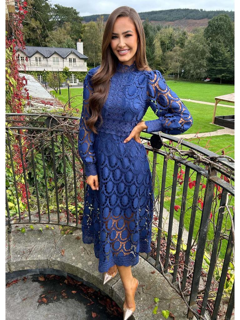 Vestido de Encaje Francés de Primavera 2024 con Manga Abullonada y Cuello Mao – Elegante, Diseño Largo que Estiliza la Cintura