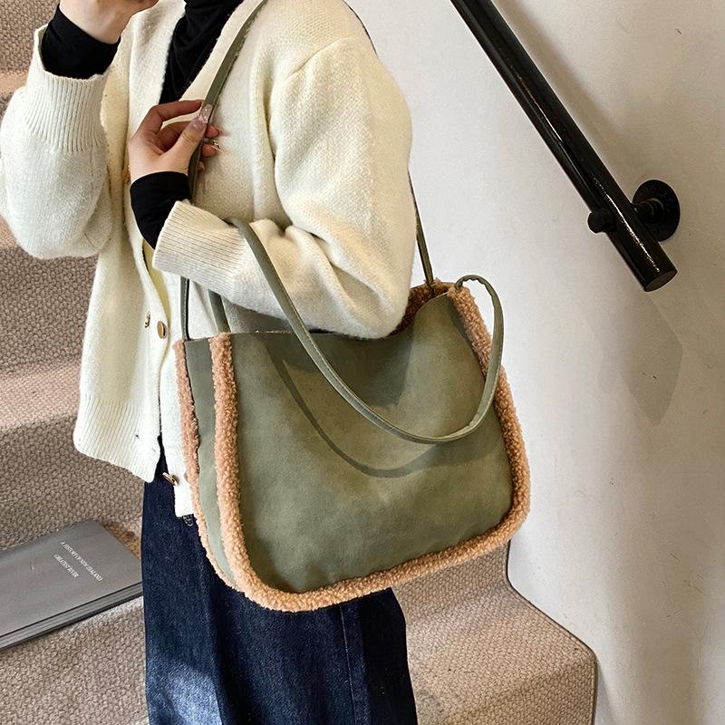 Furry portable large-capacity underarm bag shoulder bag 2025 new furry matte fashion casual women's bag