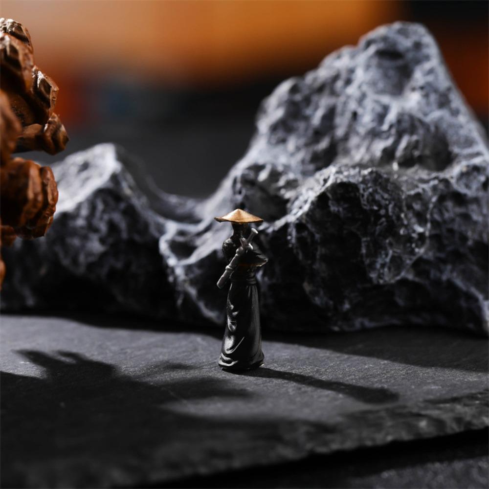 1PC Miniatures Cool Kung Fu Swordsman Figure Black White Desk Decoration Mini Ornaments Plant Decoration