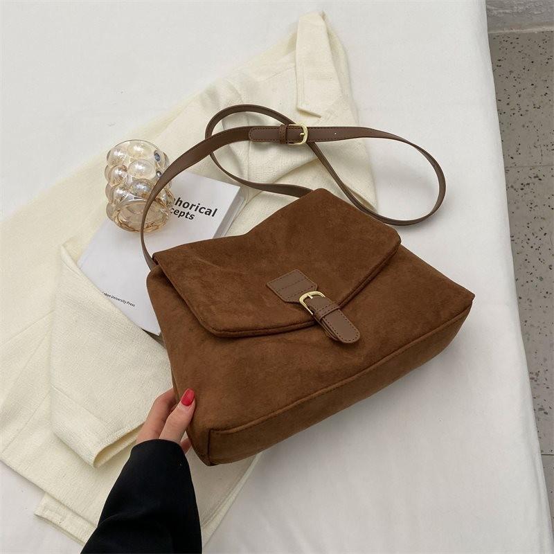 Stylish Vintage Flannel Shoulder Bag For Women High-end Versatile Commuter Bag