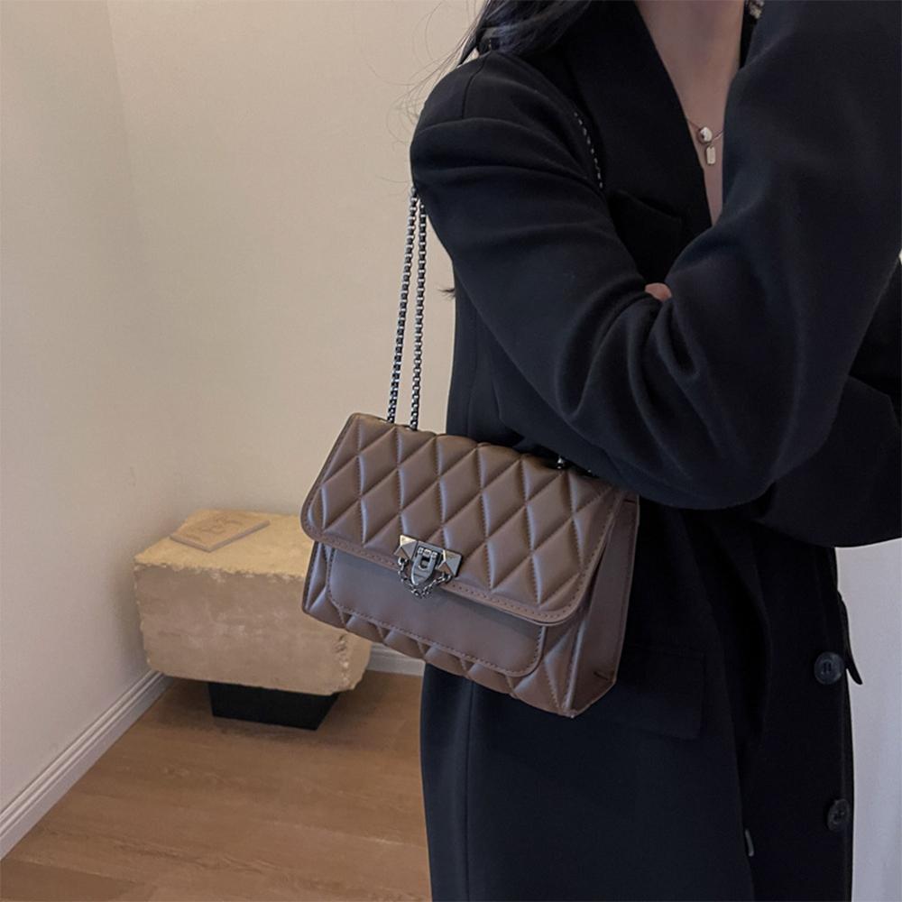 1 Simple and Stylish Diamond Grid Crossbody Bag, Metal Chain Shoulder Bag for Women Daily Leisure Purses and Handbags