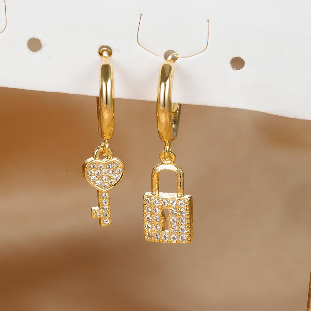 Luxury Zircon Key Lock Asymmetric Hoop Earrings for Women Men Gold Plated Stainless Steel Couple Earrings Wedding Jewerly aretes