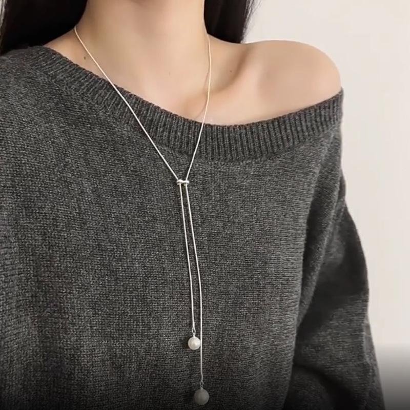 Asian Blogger-Inspired Saddle Bag Necklace: Luxury Women's Niche Sweater Chain Accessories