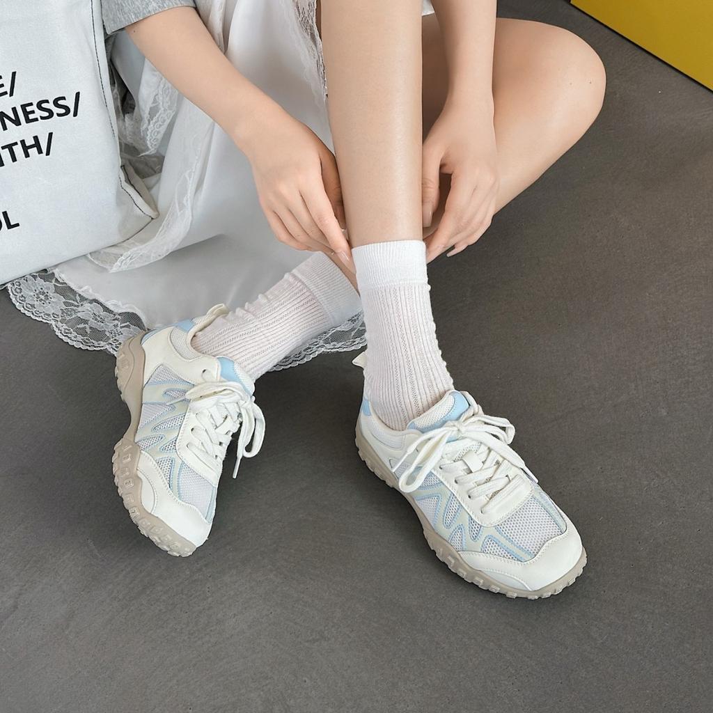 Showing Feet Small Leather Dad Shoes Women's Shoes 2025 Popular Summer Breathable Single Network Outdoor Leisure Sports Moral Training Shoes