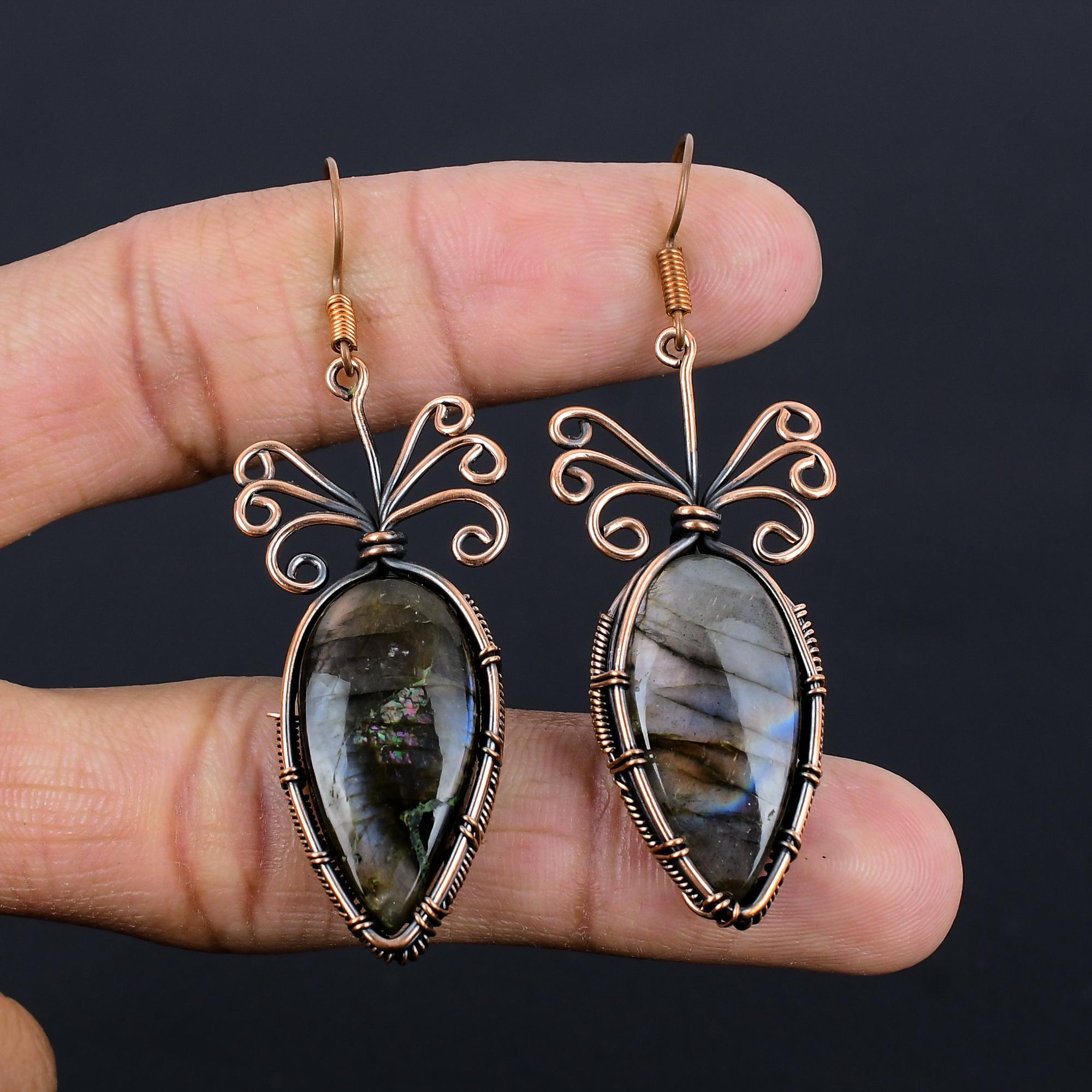 

Серьги из лабрадорита, обернутые медной проволокой 999 пробы, Ювелирные изделия с драгоценными камнями ручной работы, Подарки для жены, Совершенно новые серьги 2.55 Inches