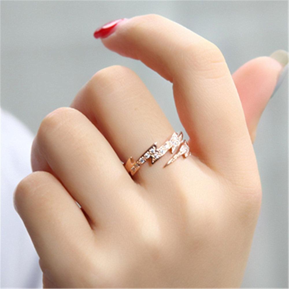 Personality Fashion Gold Color Stainless Steel Zircon Lightning Opening Couple Ring for Women Men Charm Fashion Finger Jewelry