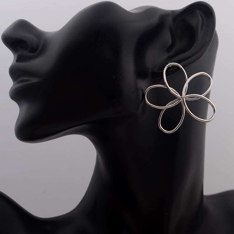 Retro Stora Blomster Hängande Örhängen för Kvinnor Enkla Vridna Metall Ihåliga Blommor Hängande Örhängen Bröllopsfest Trendiga Zirkon Guldiga