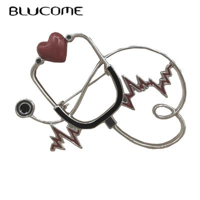 Nuovo design spilla stetoscopio amore per donne uomini collare cappello sciarpa festa corsage dottore spilla medica accessori regali