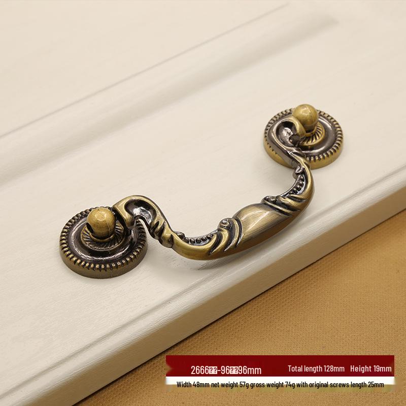 European Style Antique Bronze Pull Handle for Kitchen Cabinets, Wardrobes, and Drawers - Classic Retro Zinc Alloy Design.
