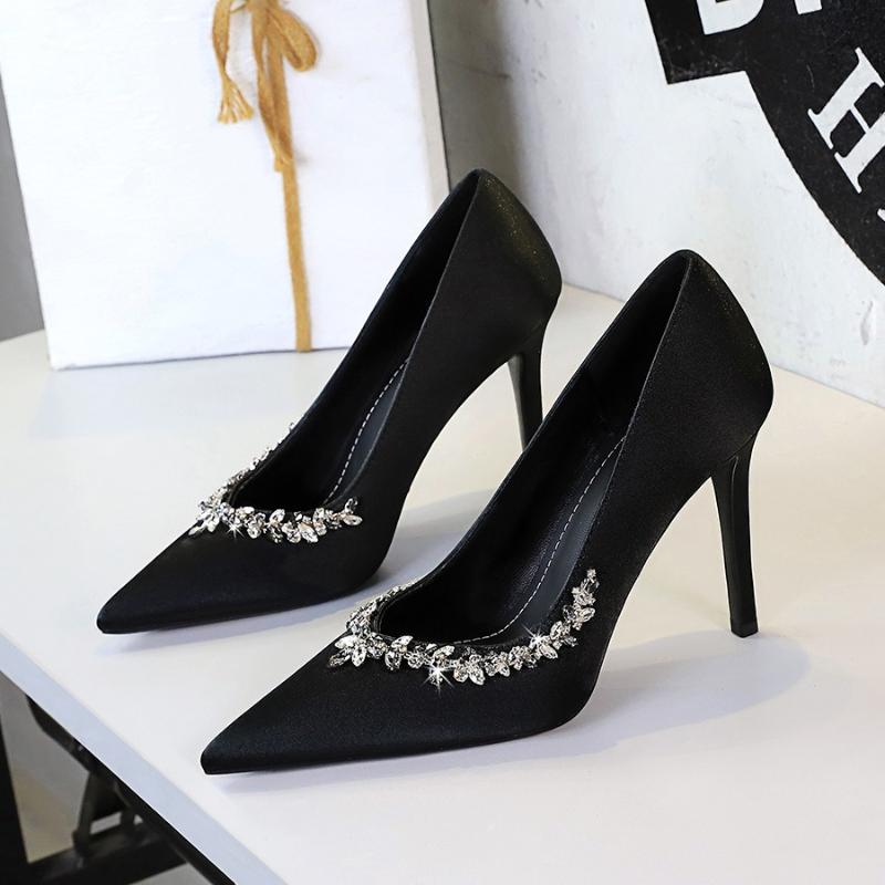 Fashion Elegant Party High Heels Pointed Toe Satin Rhinestone Stiletto Pumps Women Shoes