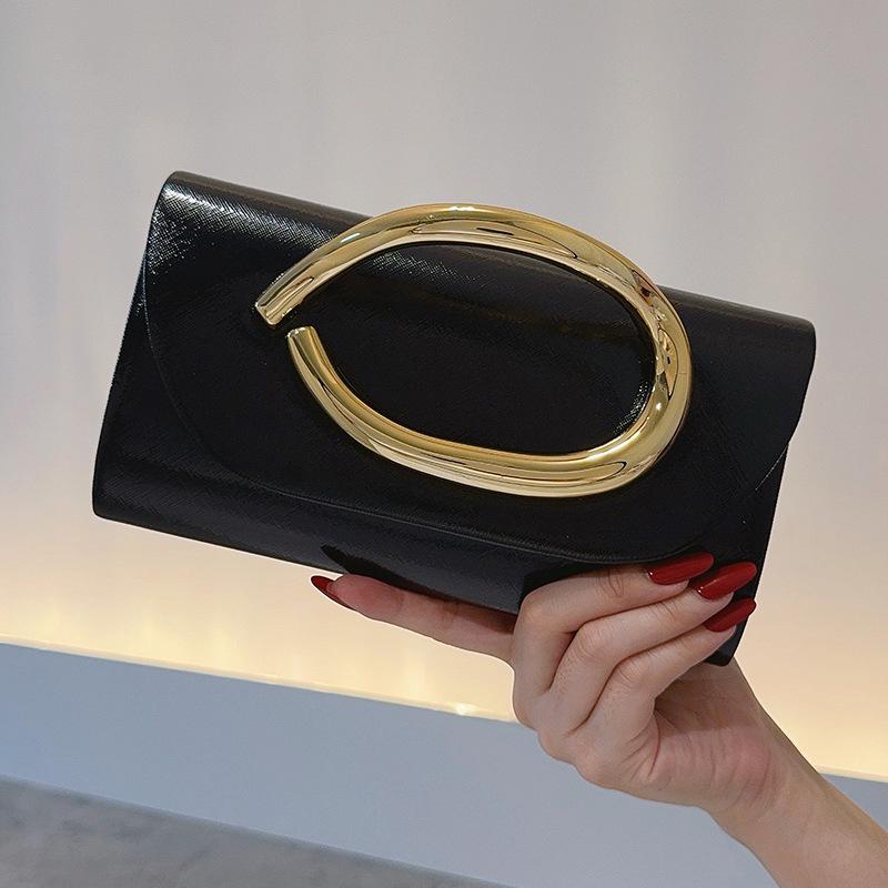 Sophisticated High-End Clutch: Elegant Evening Bag for Stylish Women