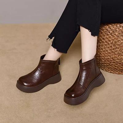 Thick Soled Women's Boots for Autumn and Winter 2026 New Round Toe Sponge Sole Retro Versatile Women's Boots