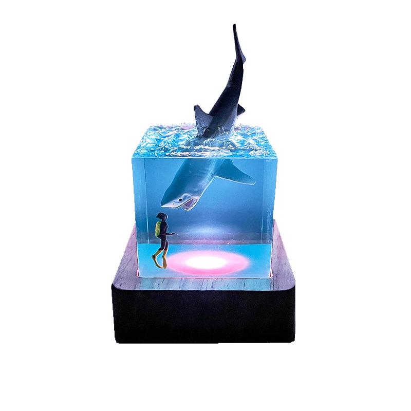 Creative Whale Ornaments Ocean Cubes Resin Luminous Ornaments Handcrafted Artworks Home Desktop Decorations Birthday Gifts
