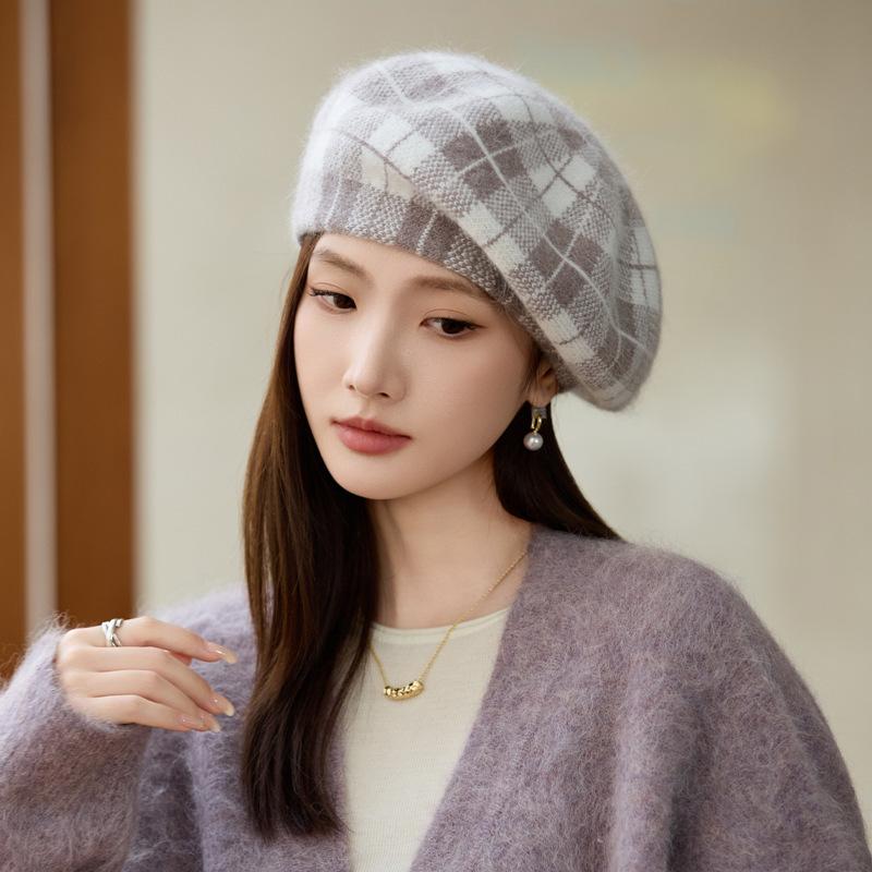 Autumn and Winter Women's Sweet Plaid Beret Casual Cold and Warm Painter Hat Women's Winter Knitted Wool Hat Outdoor Travel Windproof Hat