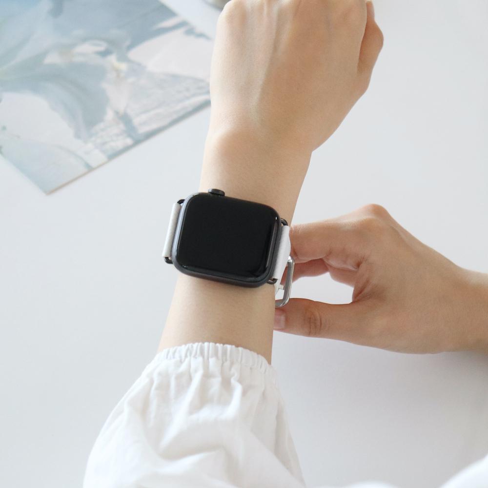 APOSTROPHE COMMA Leather Work Apple Watch Strap Leather Band_White