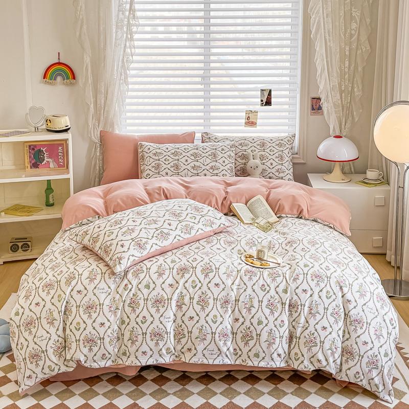 4Pcs Cartoon Black Dog Duvet Cover Set Khaki Striped Bedding With 1 Bed Sheet 2 Pillowcases Bedroom Love Print Comforter Cover