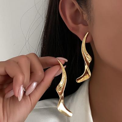 Ingemark Trendy Simple Irregular Spiral Metal Stud Earrings Women Trendy Creative Geometric  Pierced Earring New Year Jewelry