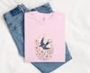 Swallow Bird Shirt Boho Chic Flower Gift Women Watercolor Tee Swallow T-Shirt Bohemian Fan Aquarelle Tshirt Floral Graphic Retro Wildflowers