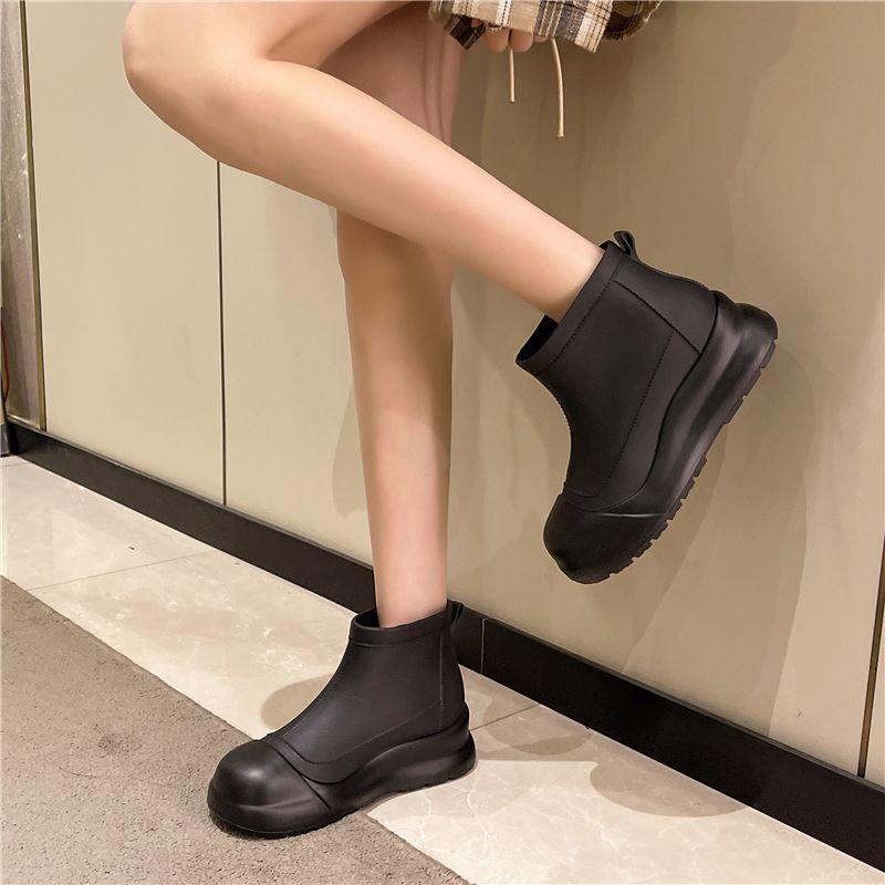 Trending 2025 Women's Short Waterproof Rubber Boots Adult Outdoor AntiSlip Thick Sole Fashionable Rain Shoes for Women