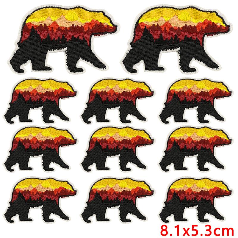 10uds Venta al por mayor Parches Bordados de Osos Animales de Dibujos Animados Paisajes Naturales Parches Termoadhesivos DIY Sombreros Chaquetas Insignia para Coser Decoración