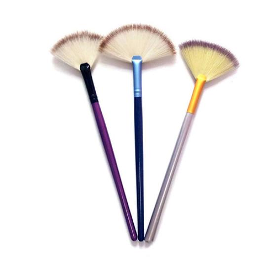 1Pc Pro Fan Shape Makeup Cosmetic Brush Blending Highlighter Face Powder Tool