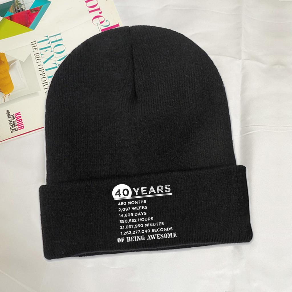 40 Years Old of Being Awesome Knitted Caps Women's Unisex's Skullies Beanies Winter Hats Polyester 40th Birthday Gifts Hip Hop Caps