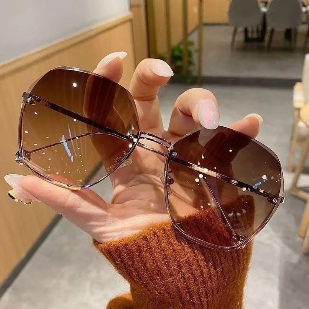 Fashionable Irregular Sliced Borderless Sunglasses for Women Gradual UV Protection Sunglasses
