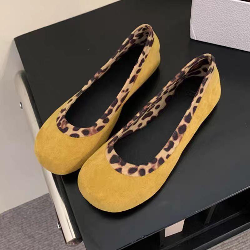 Retro round head shallow mouth single shoes women's 2025 autumn new one-pedal soft sole comfortable Doudou shoes fashionable grandma shoes