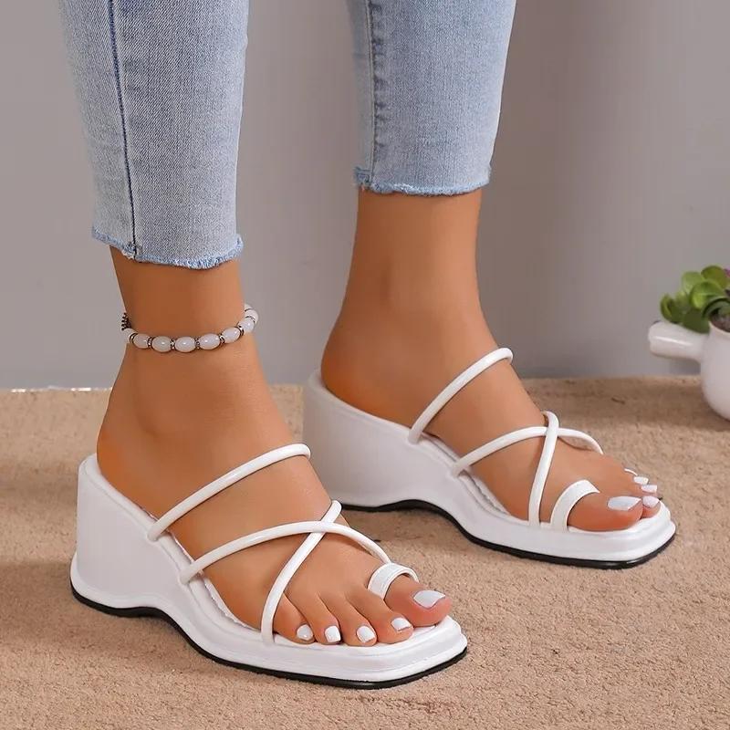 Damskie Białe Sandały na Koturnie Letnie 2026 Z Ozdobą na Palcach i Krzyżującymi się Paskami Sandały Gladiator Damskie Antypoślizgowe Platforma Klapki Plażowe Duże Rozmiary